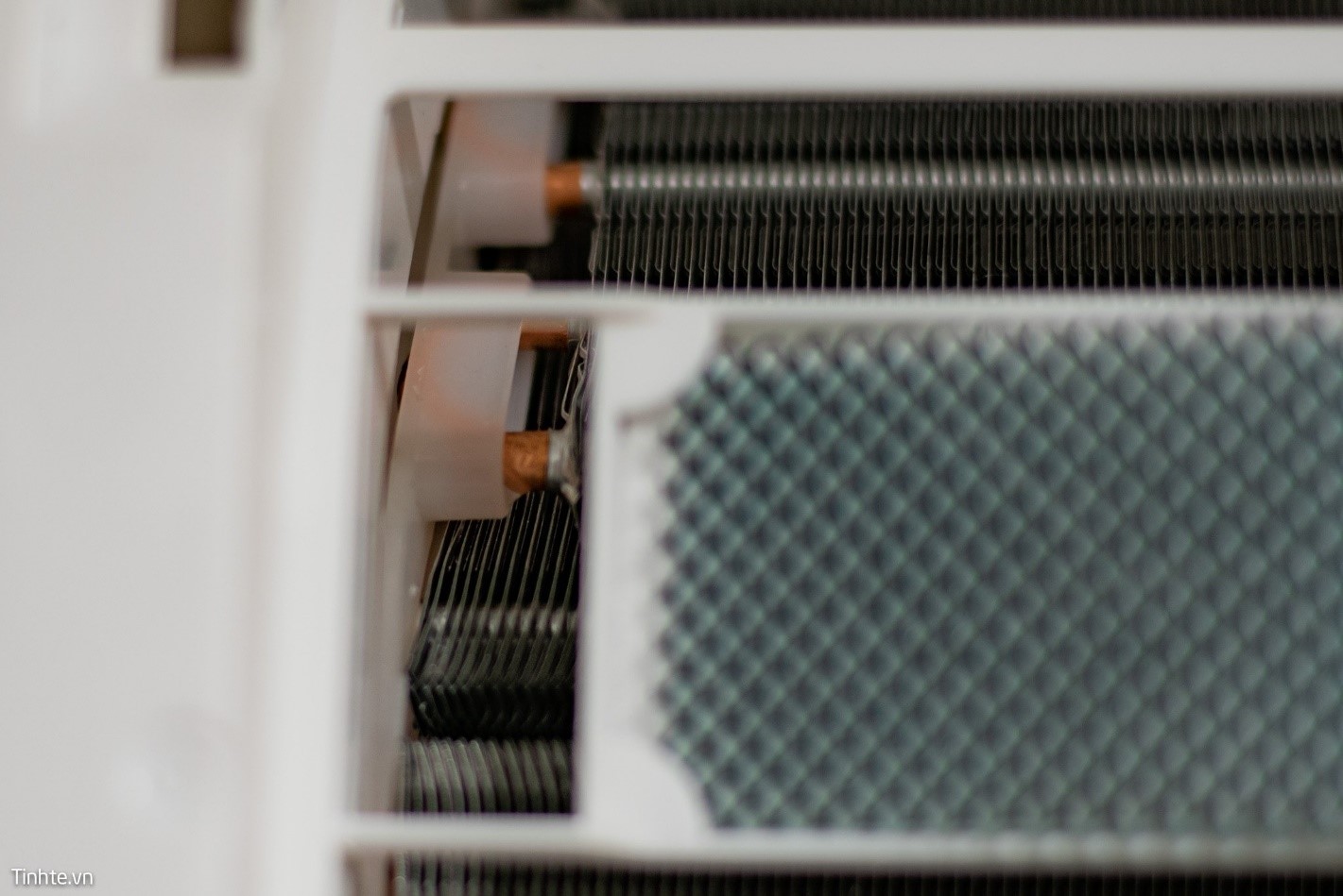 Đang tải Daikin_FTKM_Series-7.jpg…